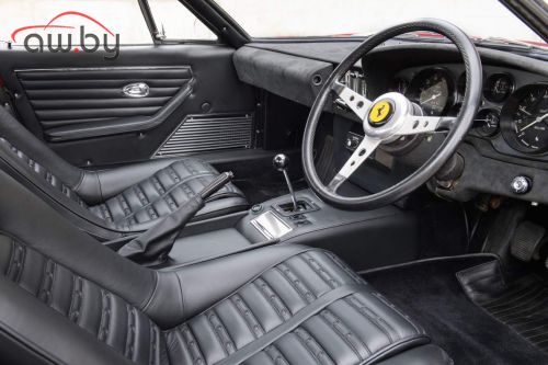 Ferrari       655 000 