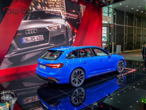 RS 4 Avant: Audi,      Porsche