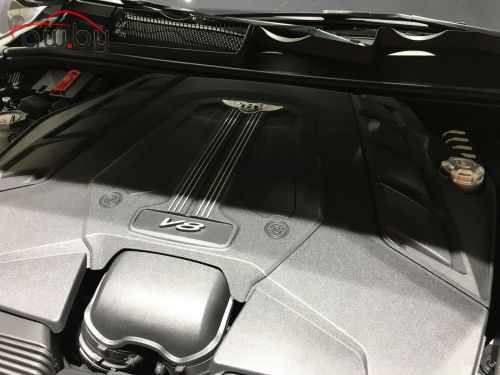  Bentley: V8    