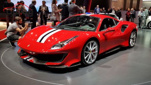 Ferrari 488 Pista:  ,  