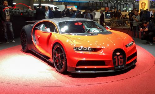 Bugatti Chiron    (  )