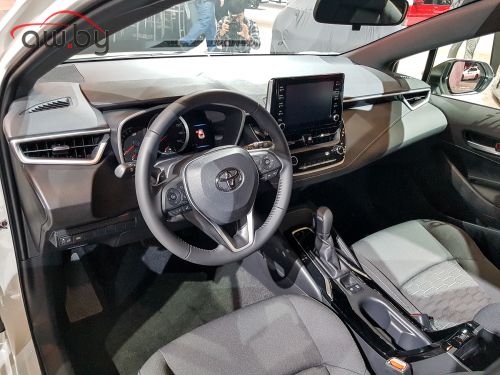  Toyota Corolla -   